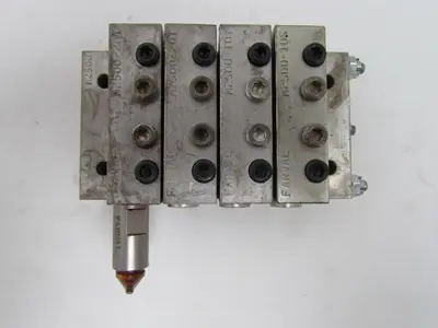Farval M2500 4-Section Divider Valve Manifold Assembly M2500-20T, 10T, 10S