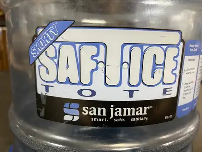 Used San Jamar Used San Jamar SI6100 Shorty Saf-T-Ice 5 Gallon Polycarbonate Ice Tote - JD Food Preparation & Supplies Illinois US | Falcon Restaurant Supply #1375188