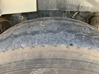 USED 2001 INTERNATIONAL 4900