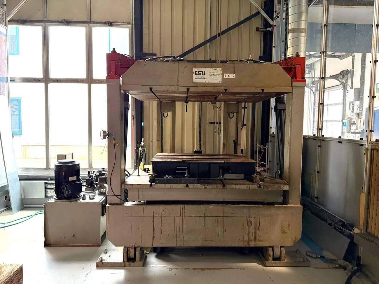 USED ESU CANNON 150 TON