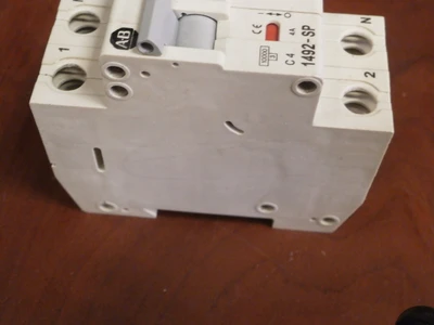 USED Allen-Bradley 1492SP1C040-N