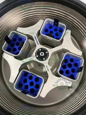 USED EPPENDORF 5810R REFRIGERATED CENTRIFUGE W/ EPPENDORF A-4-62 ROTOR 4000 RPM