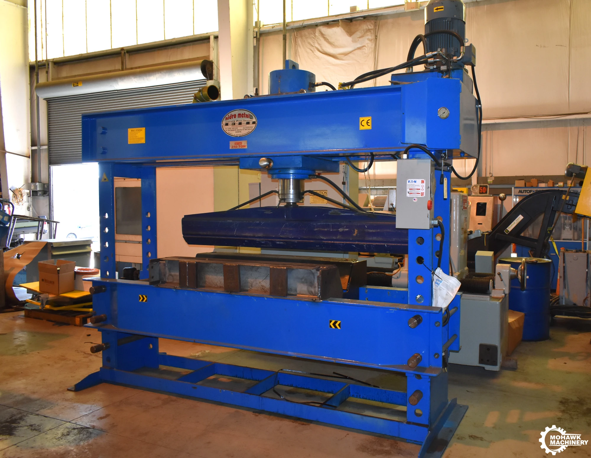 250 TON HIDRO METAL TRAVELING-HEAD H-FRAME HYDRAULIC SHOP PRESS w/PRESS BRAKE DIE - AJDUSTABLE TABLE