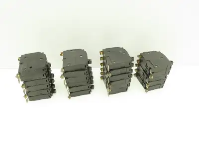 Square D QOB120  20 Amp Circuit Breaker 1-Pole 20A Bolt-On 120/240V  Lot of 23