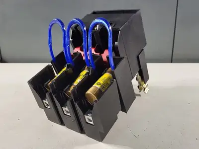 Disconnect Switch w/ 3 Times 20 Amp Fuse LPJ-20SP