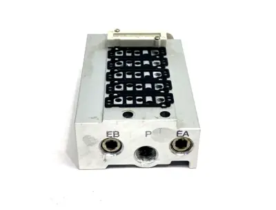 SS5Y3-41-06-M5 | SMC  4/5-Port Pneumatic Solenoid Valve Manifold Base, 6-Station - Used