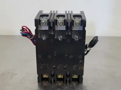 60 Amp, 3 Pole, 240 volts Circuit Breaker w/ Shunt Trip Aux. Switch