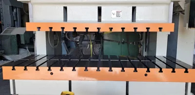 USED 2000 SEYI SEYI SN2-220 PRESS