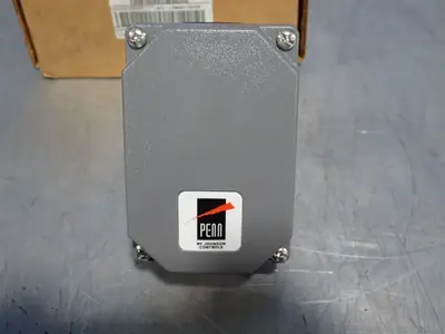 Used JOHNSON CONTROLS F261KAHV01 Relays & Switches Ohio US | HGR 24 #911942