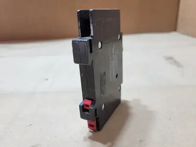Used EATON CUTLER-HAMMER QCR1015 Circuit Breakers British Columbia CA | Lenmark #1488972
