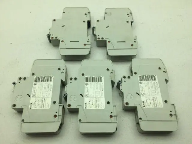 Eaton WMZT1D08 Circuit Breaker Single Pole 240-415V 8A Lot of 5