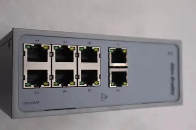 ALLEN BRADLEY 1783-US8T STRATIX 2000 UNMANAGED ETHERNET SWITCH SER A #K-2643