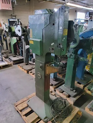 Used MILFORD 510 Eyelet & Transfer Presses CA | B & B RIVET MACHINE #746495