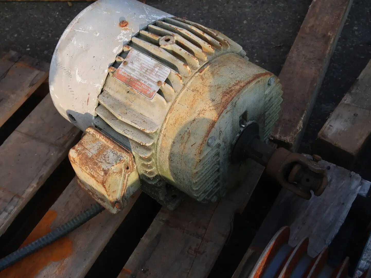 7.5 hp, 230/460 volts, 1760 rpm, 213T Electric Motor