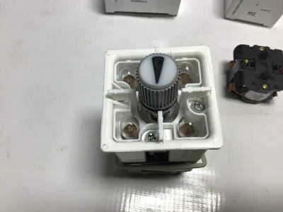 Senasys 910PDD511 Operator Indicator Selector Switch 120VAC 50/60Hz