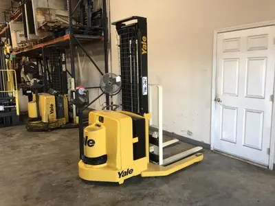 USED 2004 YALE MSW040LE