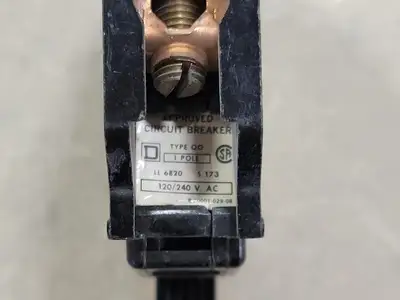 USED SQUARE D QO140