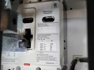 Used EATON SVX004A1-5A4N1 Switchgears British Columbia CA | Lenmark #240120
