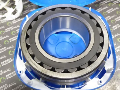 SKF Explorer 22236 CC/W33 Spherical Roller Bearing 180mm x 320mm x 86mm New NIB
