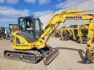 USED 2022 Komatsu PC45MR-5