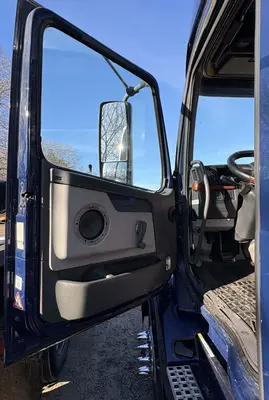 Used 2005 VOLVO VNL Conventional trucks New Jersey US | Proxy Equipment #1425980
