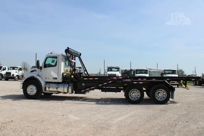 New | in-Stock 2027 PETERBILT 548 Rolloff Trucks Texas US | Roll Off Truck World #1492015