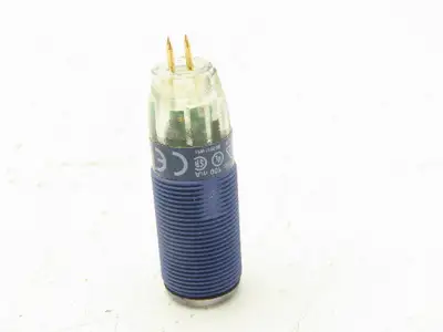Telemecanique XUB4APANM12 Photoelectric Sensor 12-24V