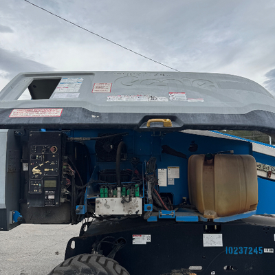 USED 2018 Genie S-65