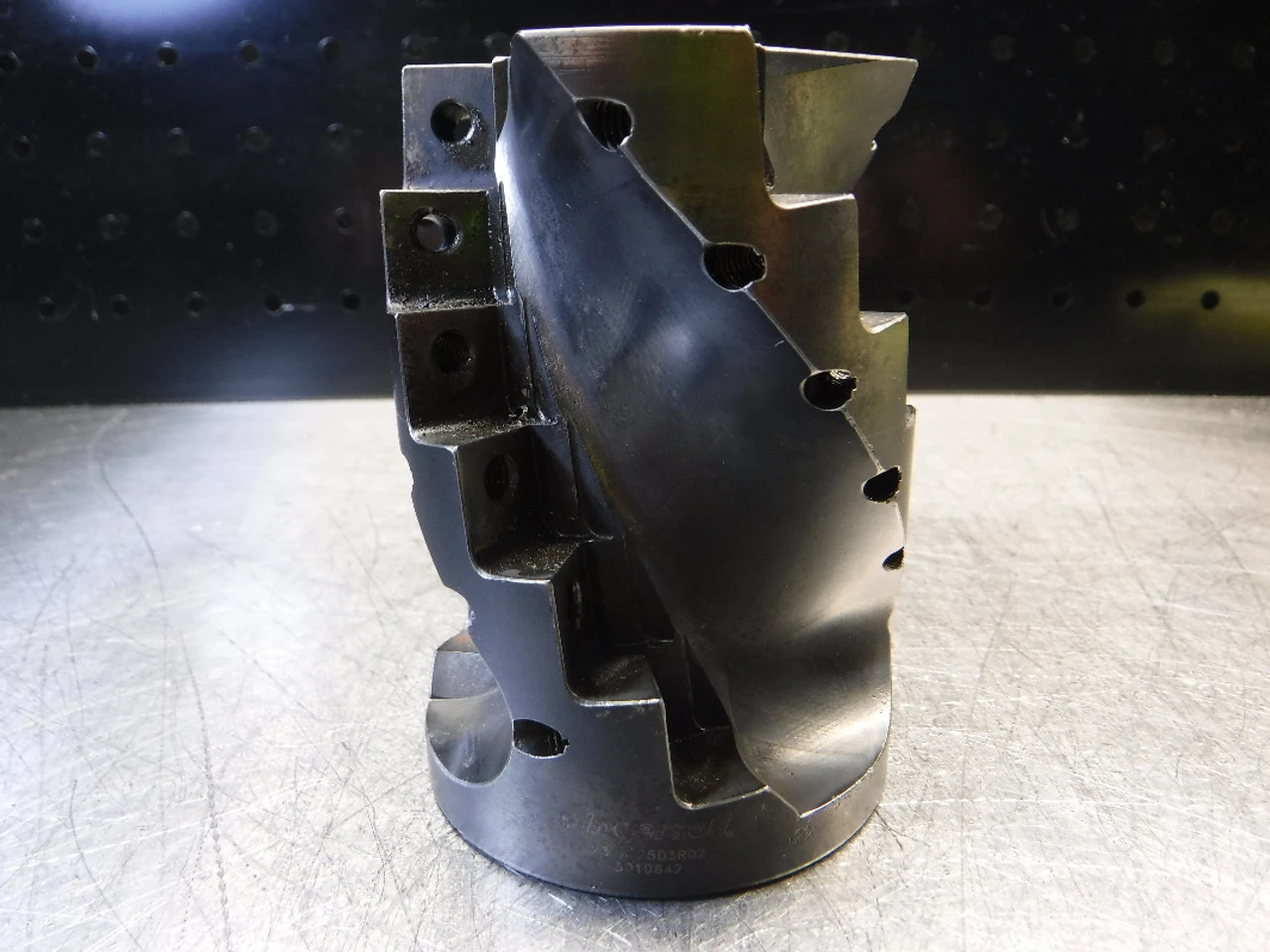 Ingersoll 2.5" Indexable Milling Cutter 1" Arbor 23J2325D3R02 (LOC2411)