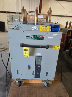 Used _UNKNOWN_ _UNKNOWN_ Circuit Breakers Indiana US | Myron Bowling Auctioneers Inc #1503989