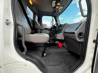 Used 2019 FREIGHTLINER M2 106 Tractors & Trailers Florida US | Truck and Van Outlet #1506258