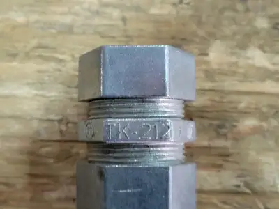 NEW THOMAS BETTS TK-212