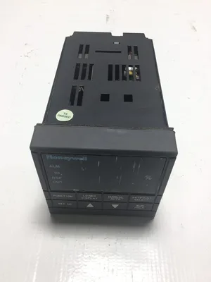 Honeywell DC300A-A-000-30-0A00-0 Temperature Controller 18vA