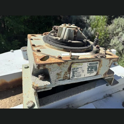 USED LIGHTNIN 15-Q-5