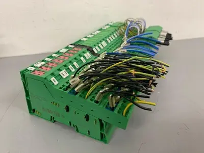 USED PHOENIX CONTACT TERMINAL BLOCK W/ IBS IL 21 BK-T/U-PAC ON RAILS