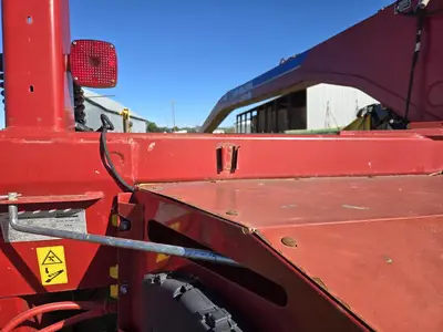 USED 2016 NEW HOLLAND H7150