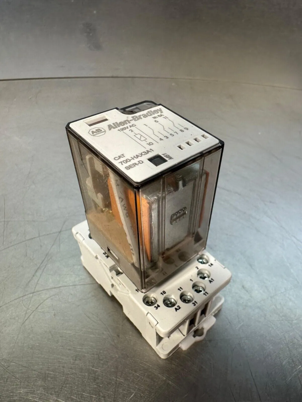 Allen Bradley 700-HAX3A1 /D Pilot Relay w/ Base 700-HN101 /D (4D-25)