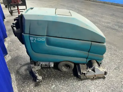 Used TENNANT 5700 XD Washers/Scrubbers Ohio US | HGR 24 #1357932