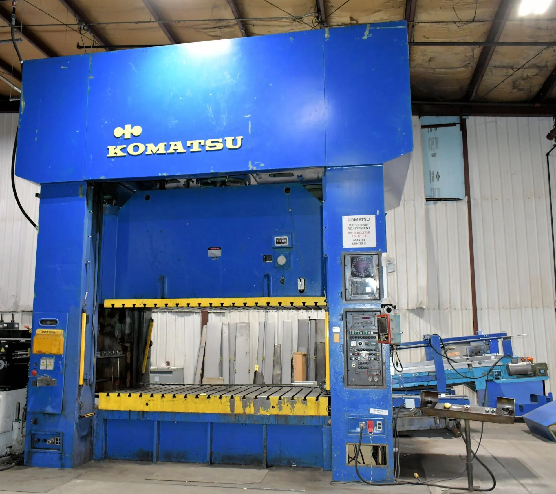 USED KOMATSU E2F 500