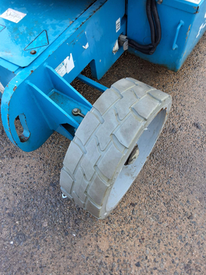 USED 2011 Genie Z-34/22N