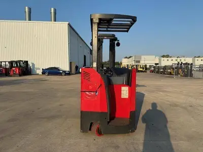 Used RAYMOND 425C35TT 3-Wheel Stand up Electric Counterbalance Forklifts Illinois US | Somerset Equipment Sales #1546218