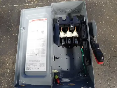 30 A Heavy Duty Safety Switch