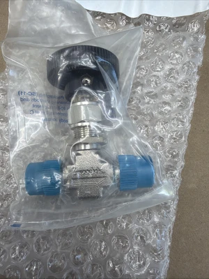 NEW Swagelok SS-1VM4-SC11