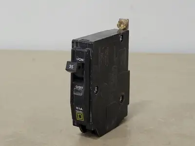 USED SQUARE D QOB135