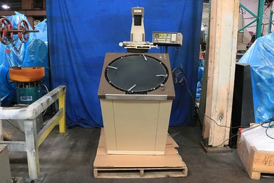 USED 1995 Mitutoyo PV-600, FLOOR MODEL - VERTICAL PROJ., 1995, 10X