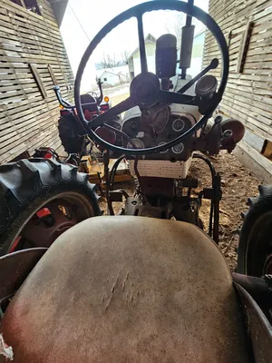 FARMALL 560 Tractor | Iron Listing (23)