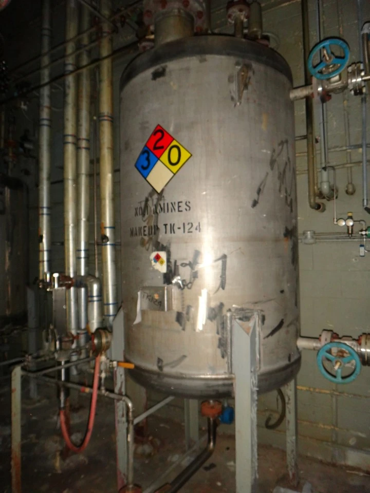 422 Gallon 304 Stainless Vertical Tanks