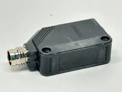 USED OMRON PHOTOELECTRIC SENSOR 0.5-2M MALE M8 4-PIN PNP