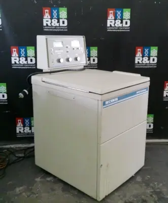 Beckman J6-HC Refrigerated Floor Centrifuge w/ JS-4.2 Rotor & Buckets 240v