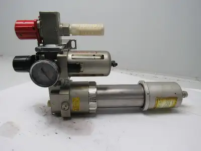 SMC IDG100-N04-P Membrane Air Dryer W/Regulator & Lock Out 1/2" NPT